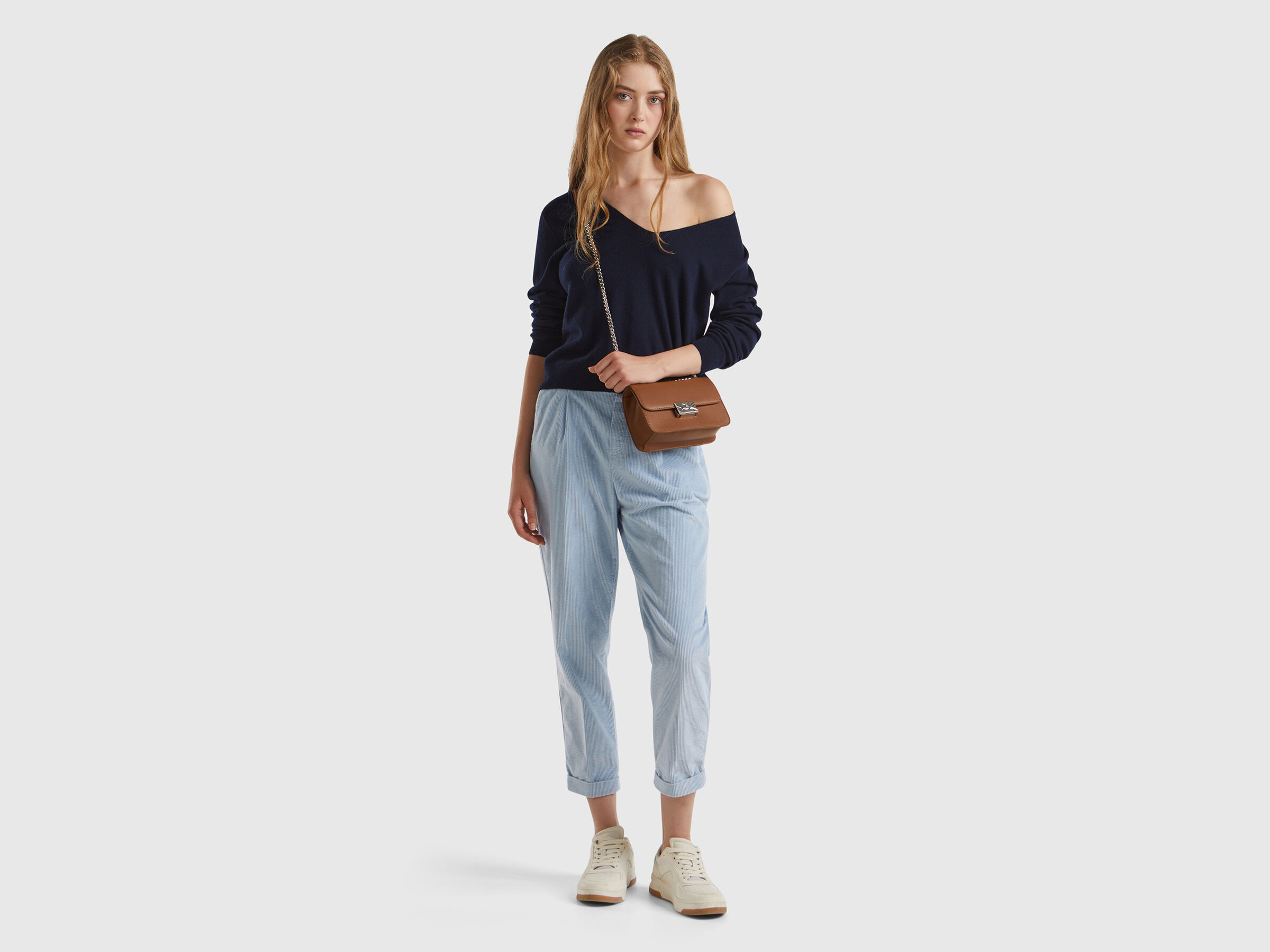 V NECK SWEATER L/S Women image number 3